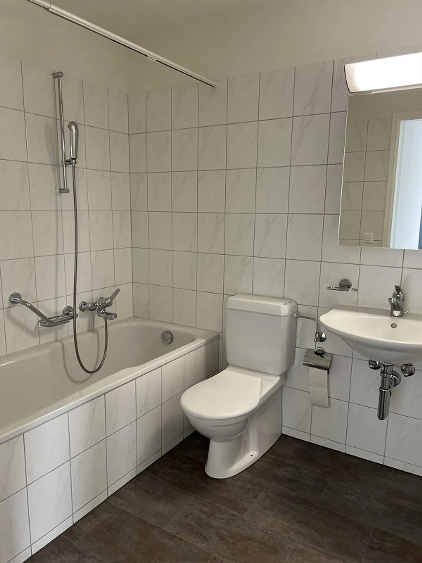 Appartement Attique 4 1/2 pièces au centre de Goldau - Photo 3 sur 6