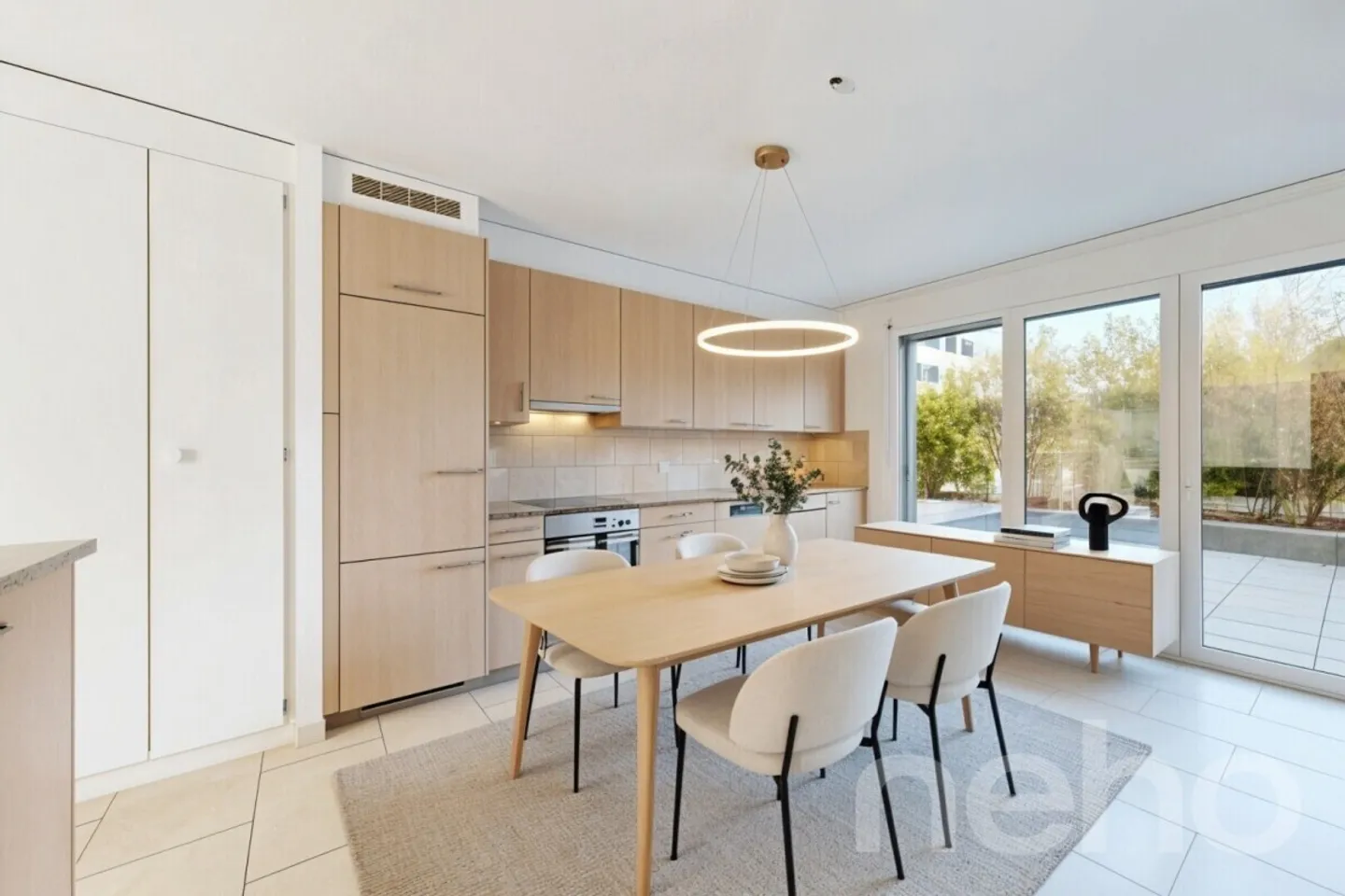 Bright Apartment with Large Terrace - Photo 3 of 12