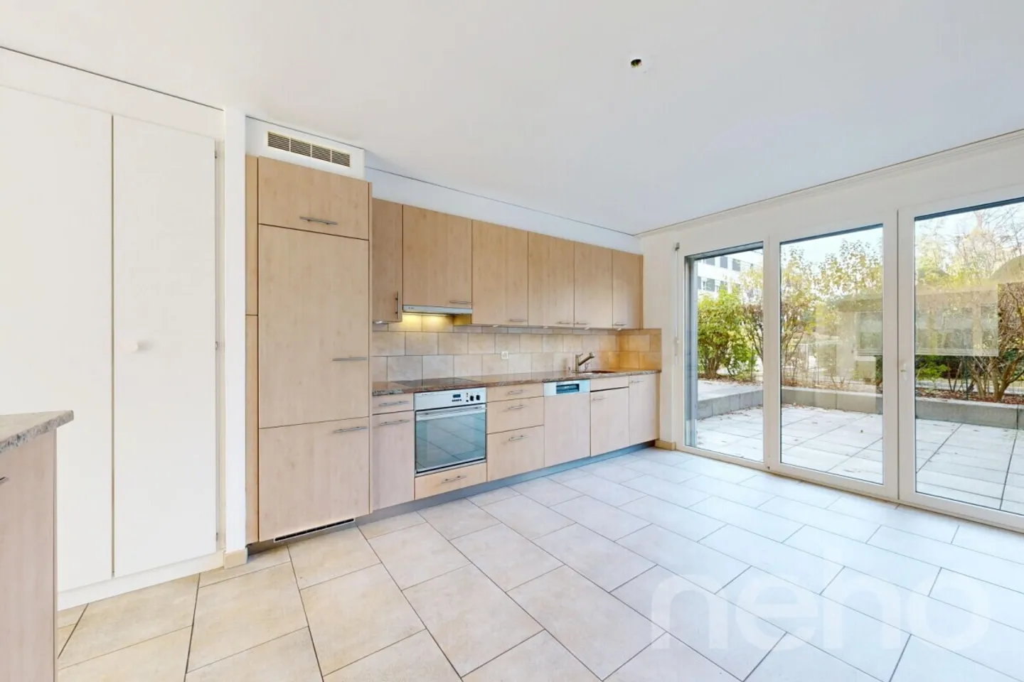 Bright Apartment with Large Terrace - Photo 5 of 12