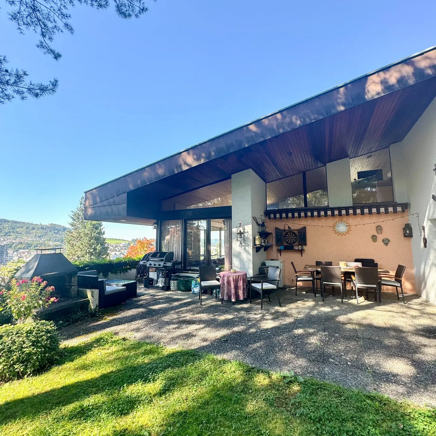 6.5-Room Single-Family House with Panoramic View and Garden Paradise - Photo 1 of 17