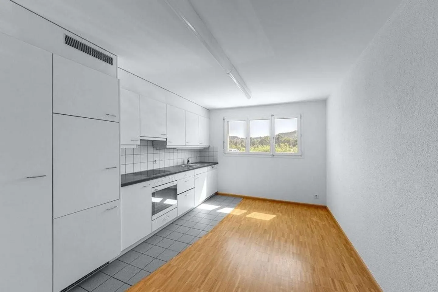 Appartement confortable de 2,5 pièces dans un quartier familial - Photo 2 sur 4