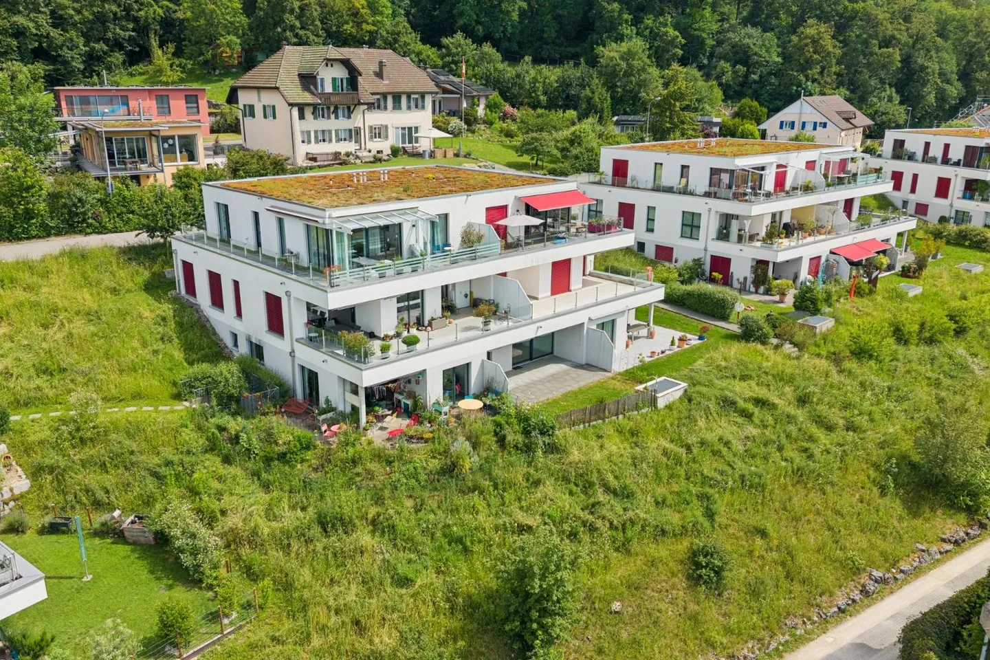 Charmantes Appartement mit Terrasse - Foto 1 von 9