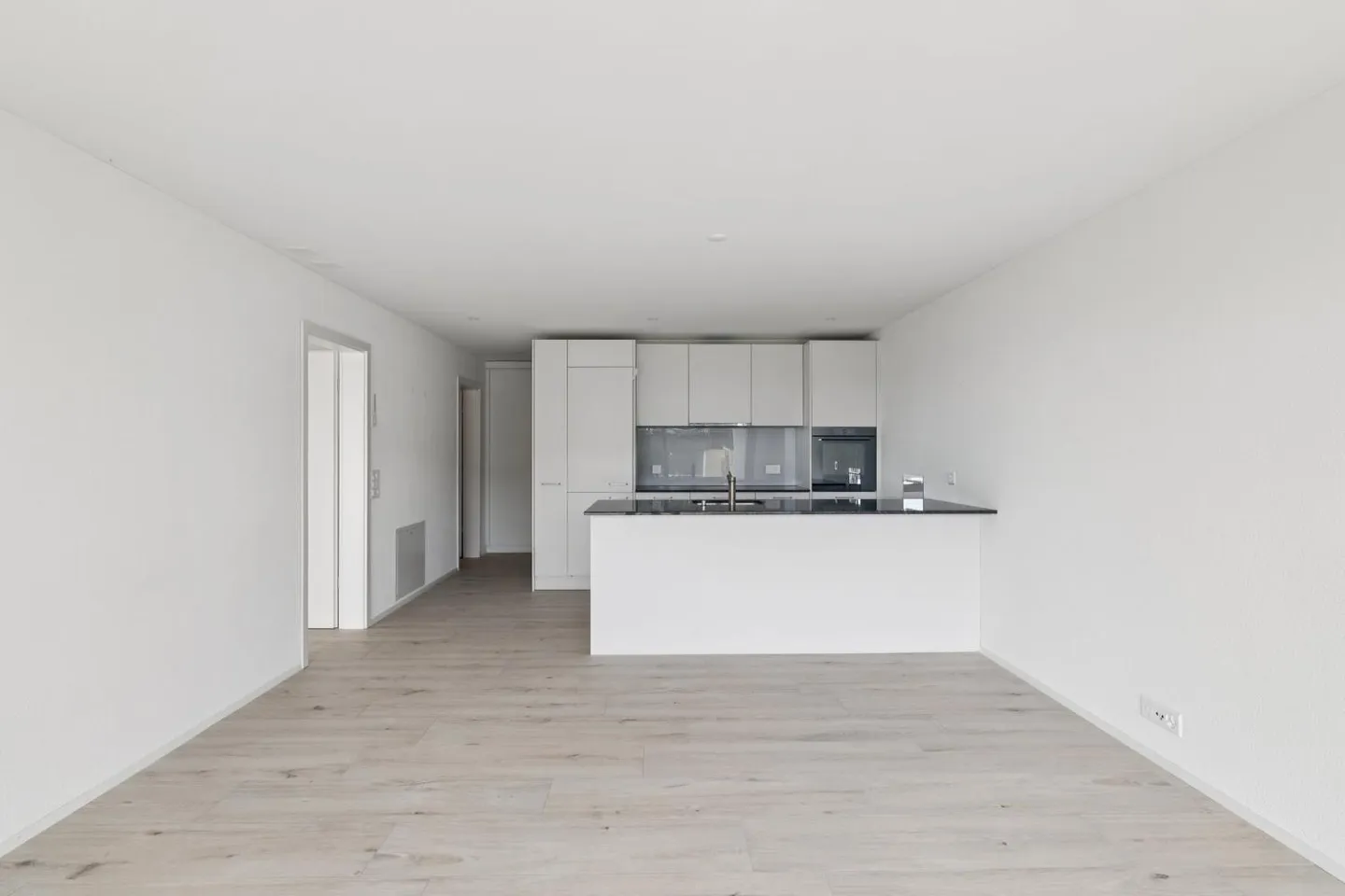 Charmantes Appartement mit Terrasse - Foto 4 von 9