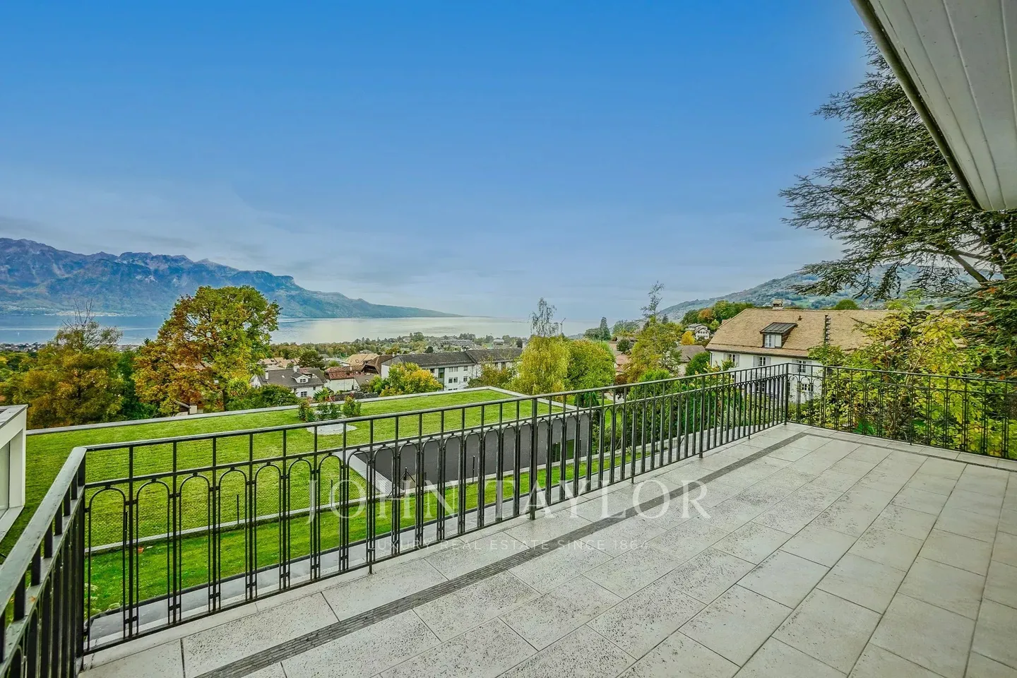 Herrenhaus mit spektakulärem Seeblick - Foto 6 von 20