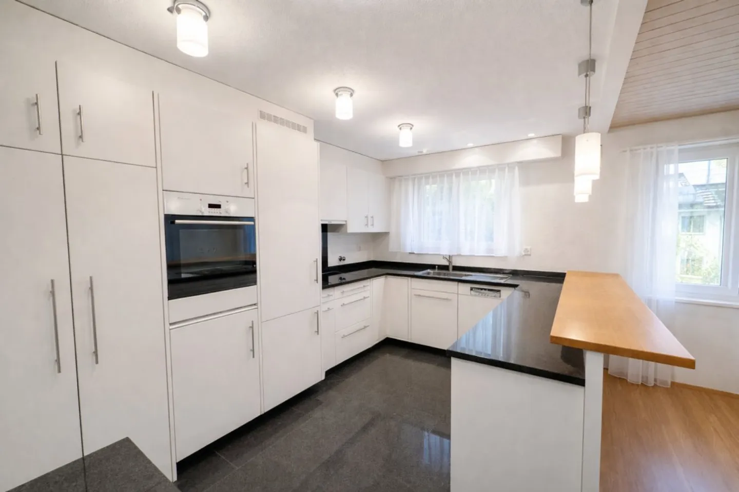 Charmante Maisonette de 7 pièces - Photo 4 sur 9
