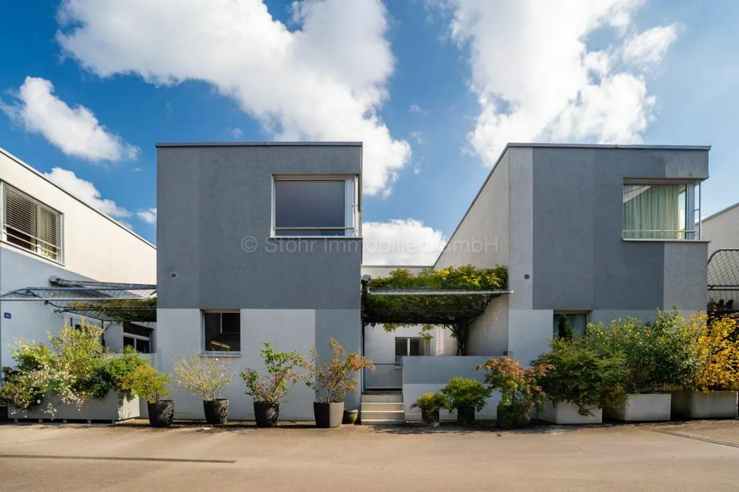 Maison de ville spacieuse de 5,5 pièces avec annexe supplémentaire - Photo 2 sur 24
