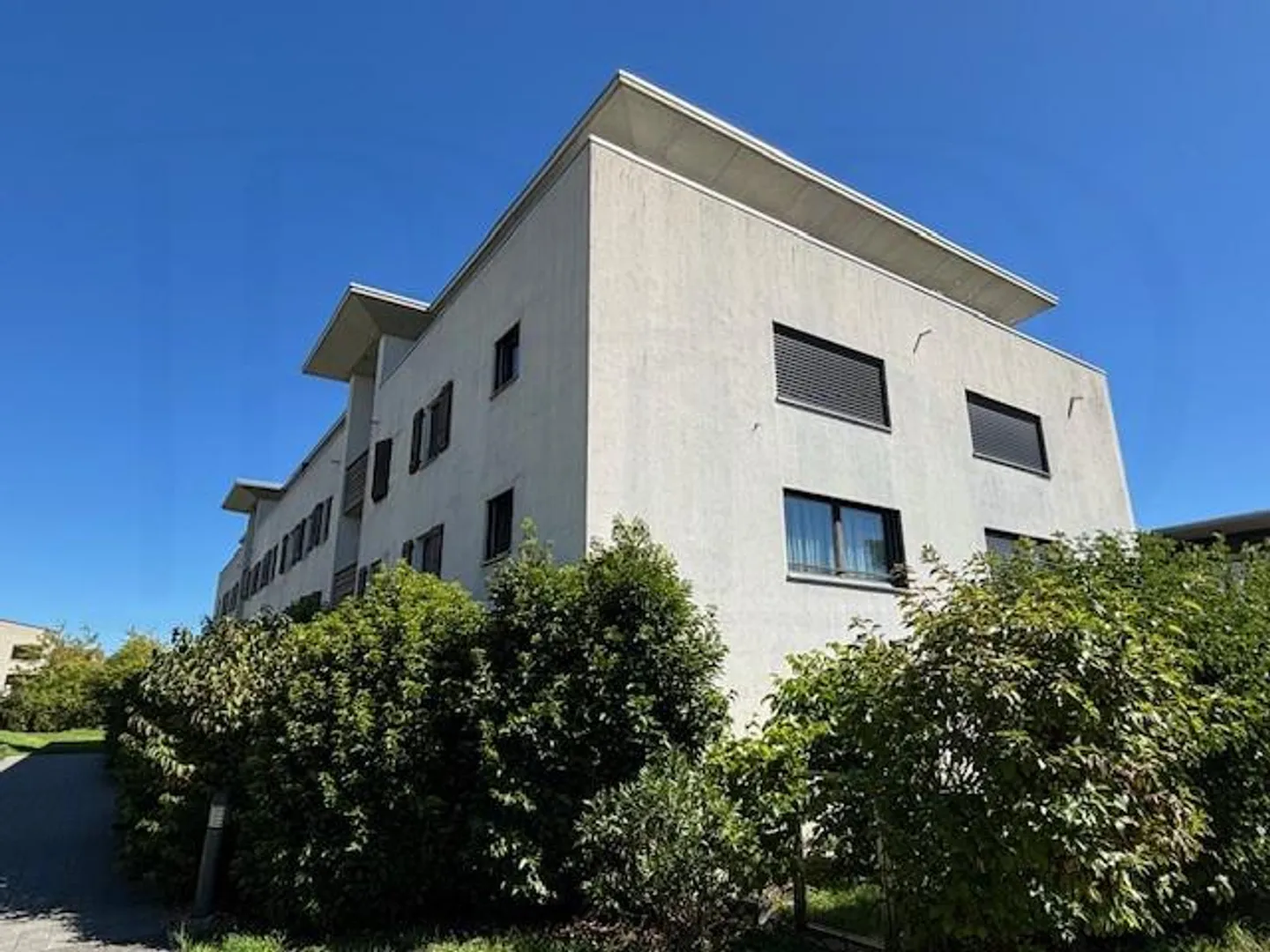 EXCLUSIVITÉ - APPARTEMENT DE 5 PIECES AVEC JARDIN - Photo 1 sur 13