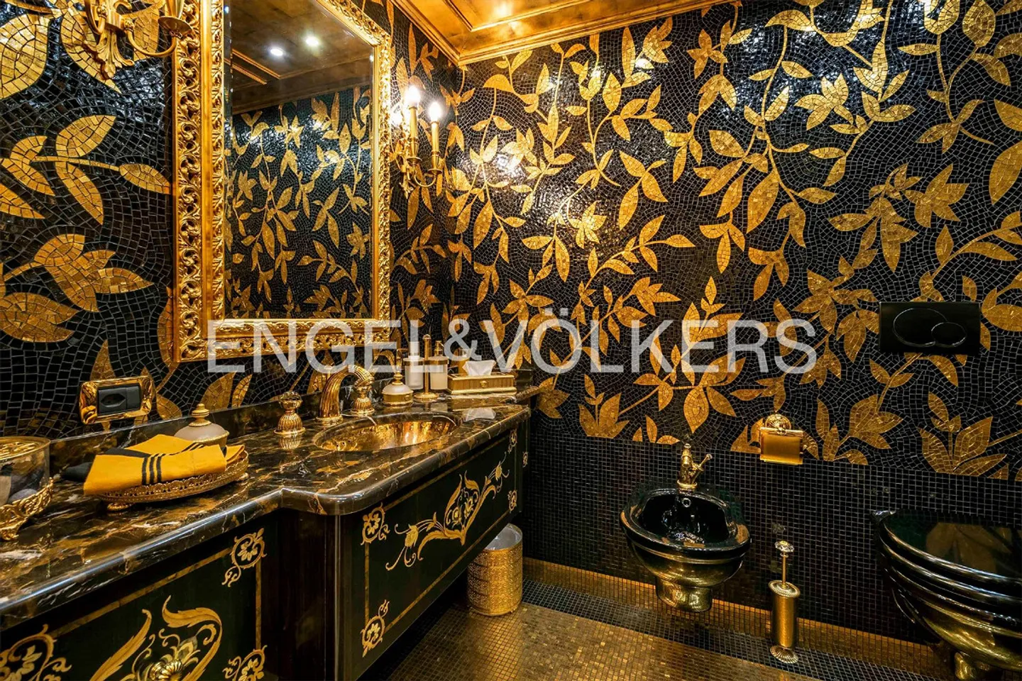 High-quality apartment in close proximity to the center - Photo 11 of 14