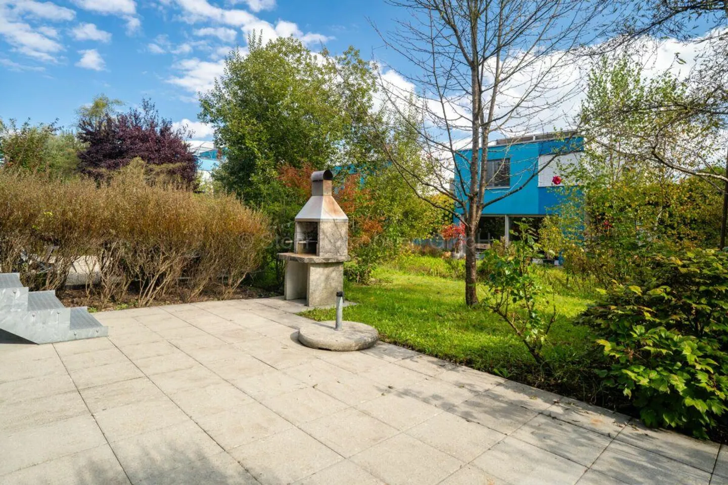 Maison de ville spacieuse de 5,5 pièces avec annexe supplémentaire - Photo 3 sur 24