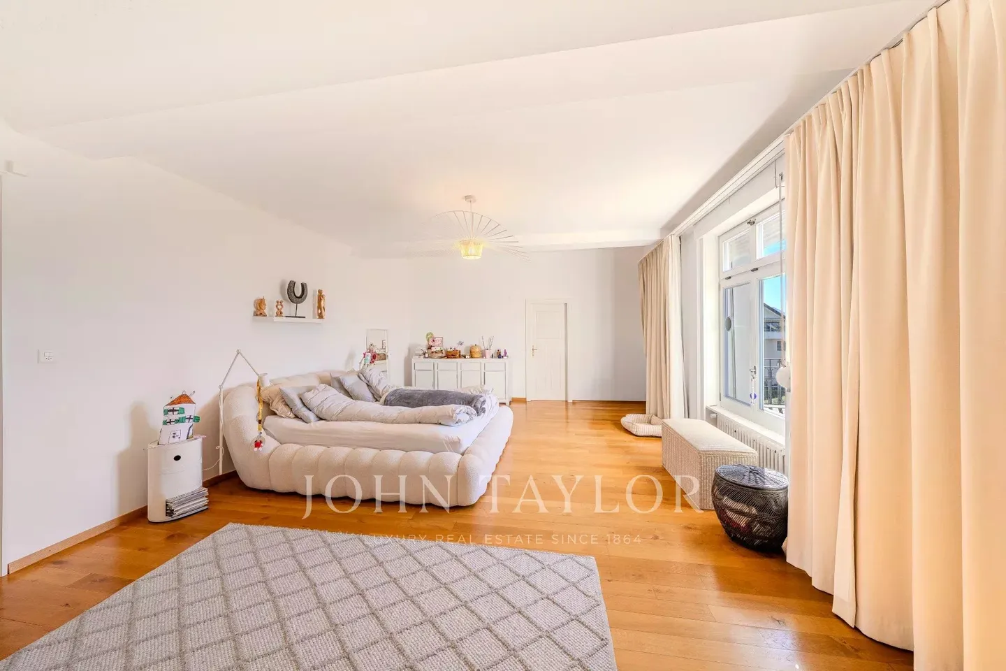 Herrenhaus mit spektakulärem Seeblick - Foto 18 von 20