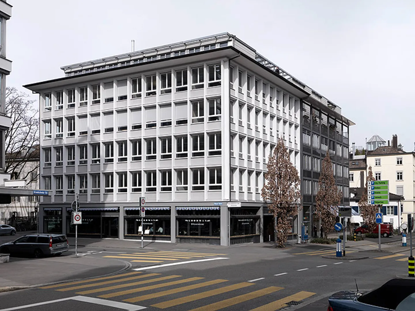 Posto moto vicino alla città - Foto 1 di 1