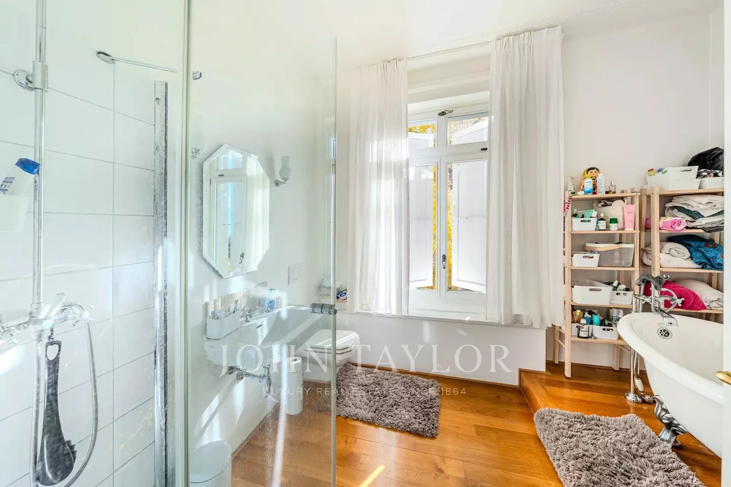 Herrenhaus mit spektakulärem Seeblick - Foto 19 von 20