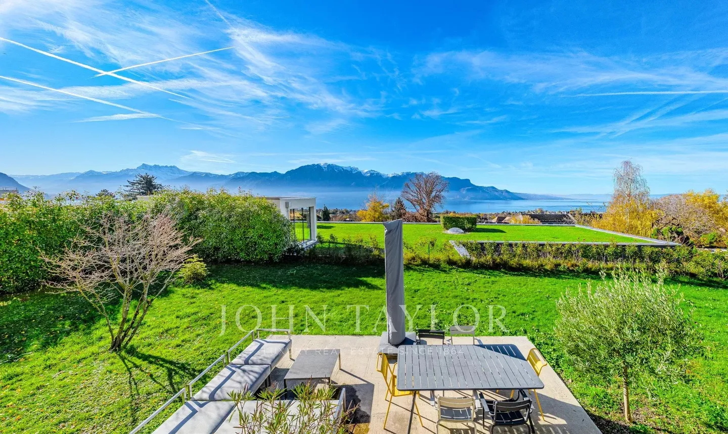 Herrenhaus mit spektakulärem Seeblick - Foto 20 von 20