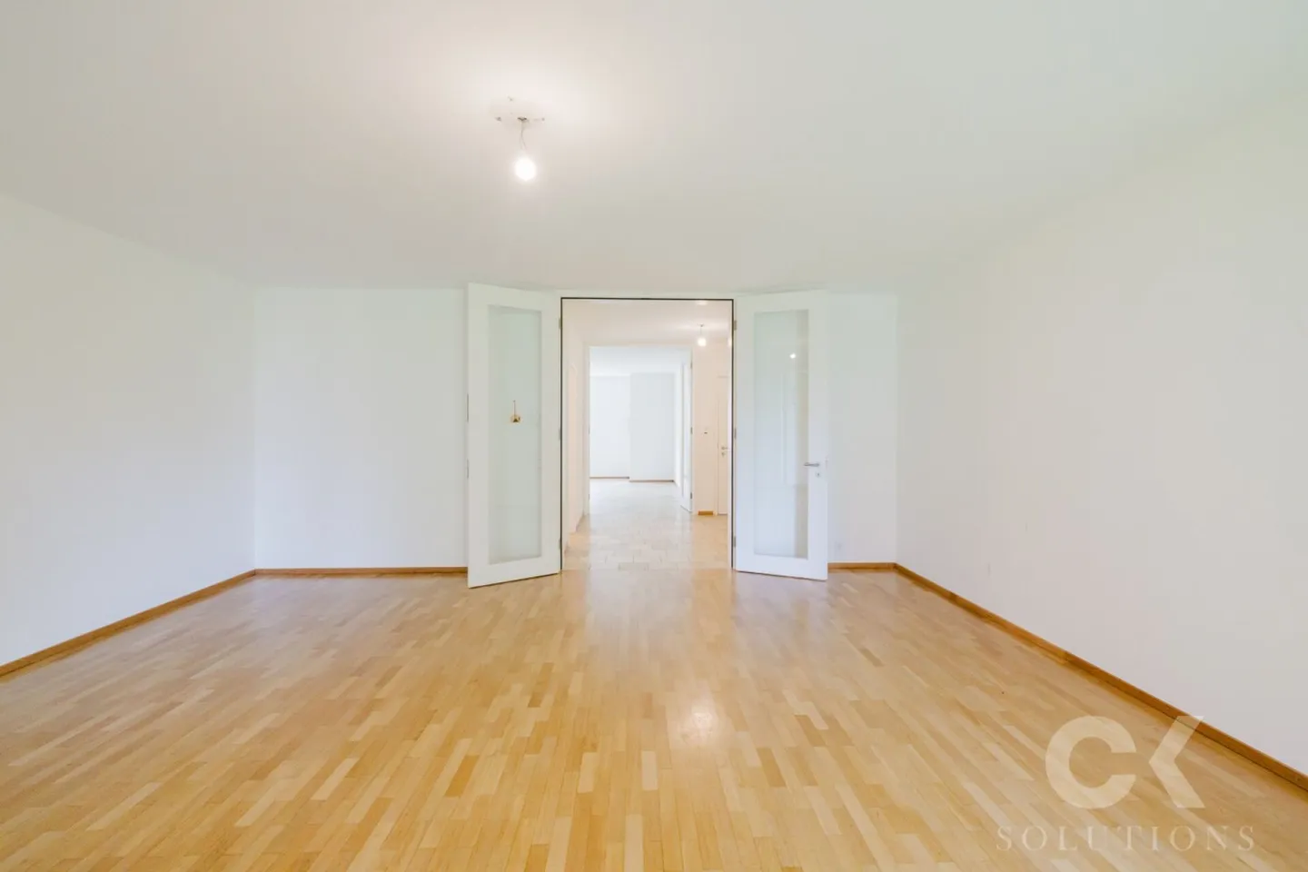 Ampio appartamento con giardino di 5 stanze a Oberwil - Vivere con stile, spazio e natura - Foto 7 di 17