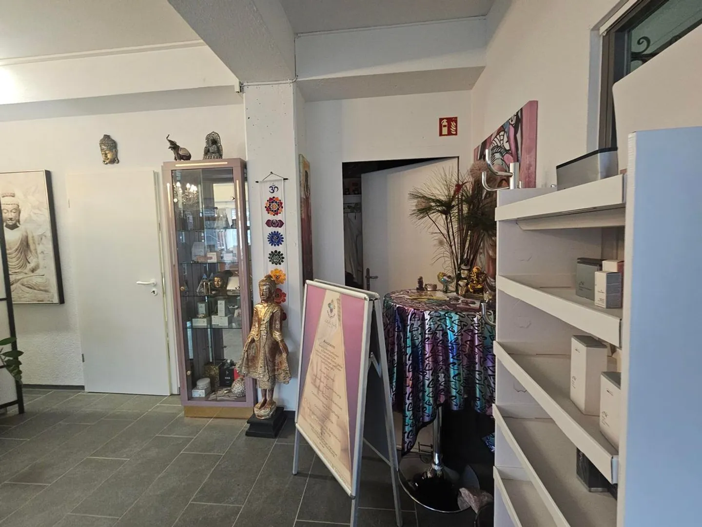 Espace Commercial Moderne à Neerach - Photo 6 sur 6