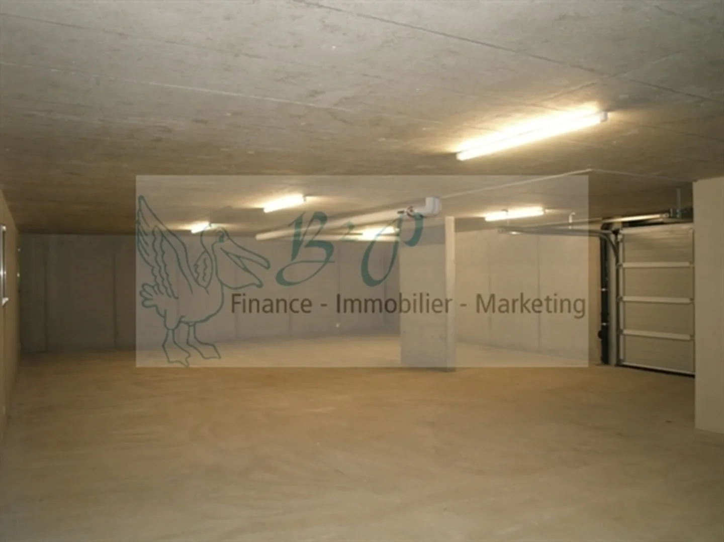 Un magazzino di 110m2 è in affitto! - Foto 2 di 7