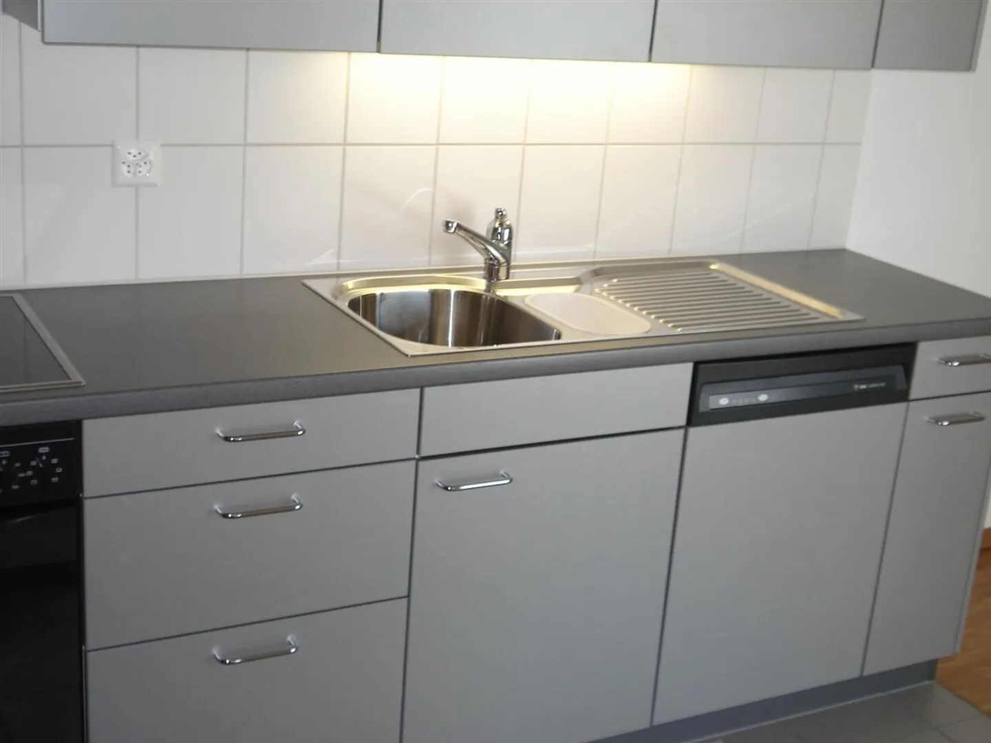 Modern, bright 3.5 room apartment with a large balcony - Photo 3 of 7