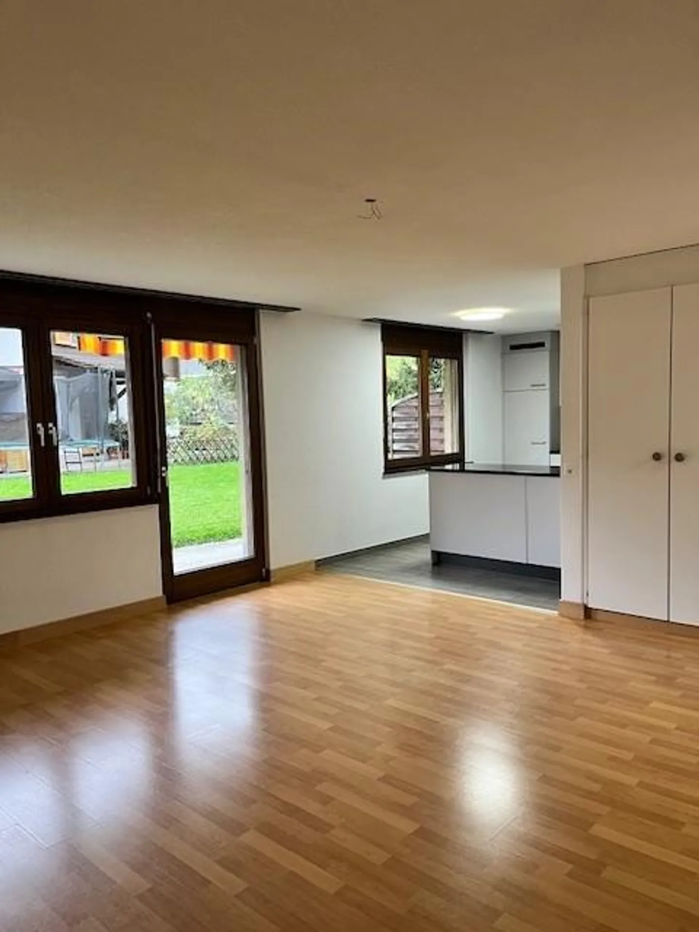 Schöne, helle 4-Zimmer-Parterrewohnung in Frutigen - Photo 3 sur 10
