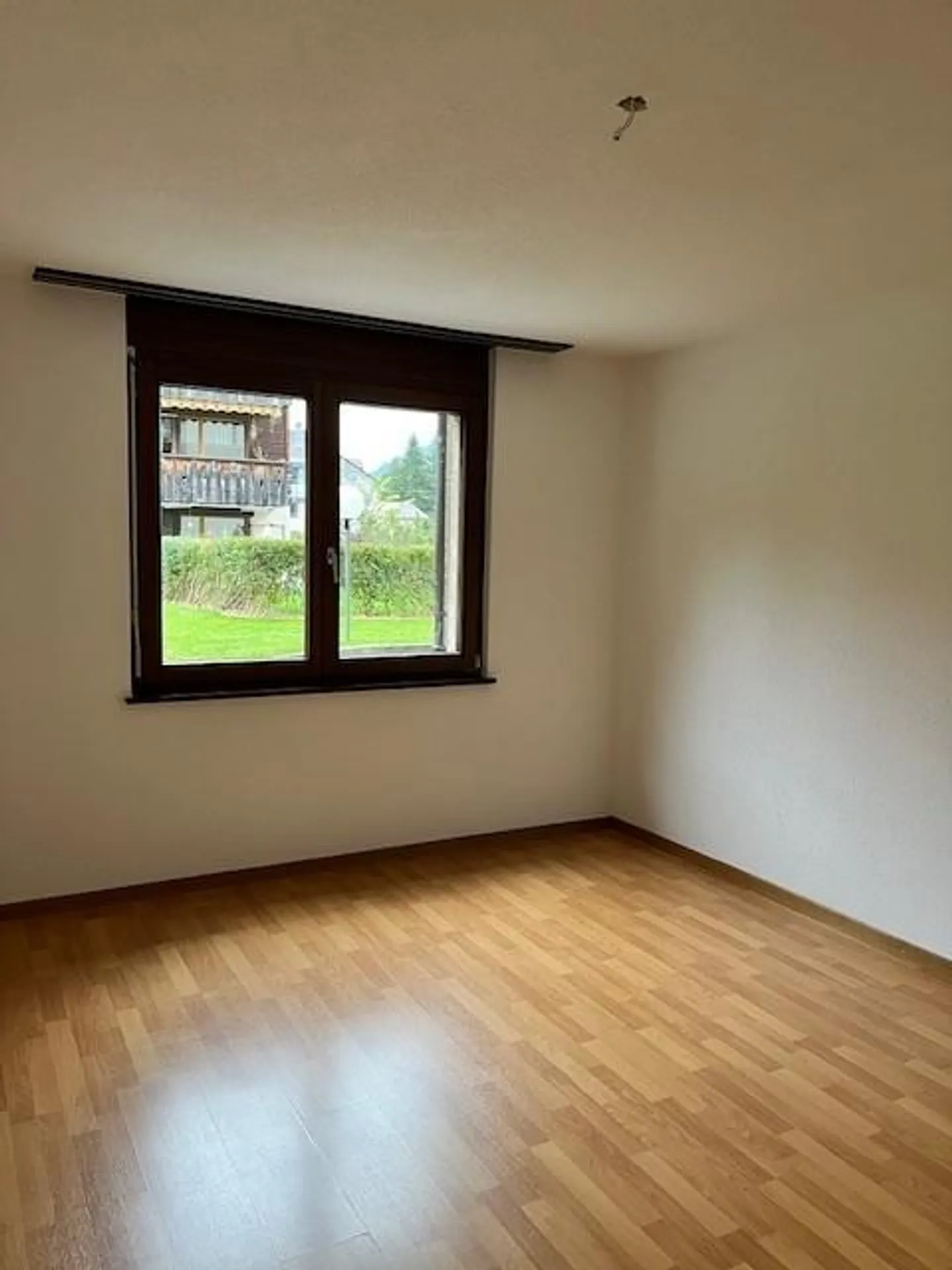 Schöne, helle 4-Zimmer-Parterrewohnung in Frutigen - Photo 5 sur 10