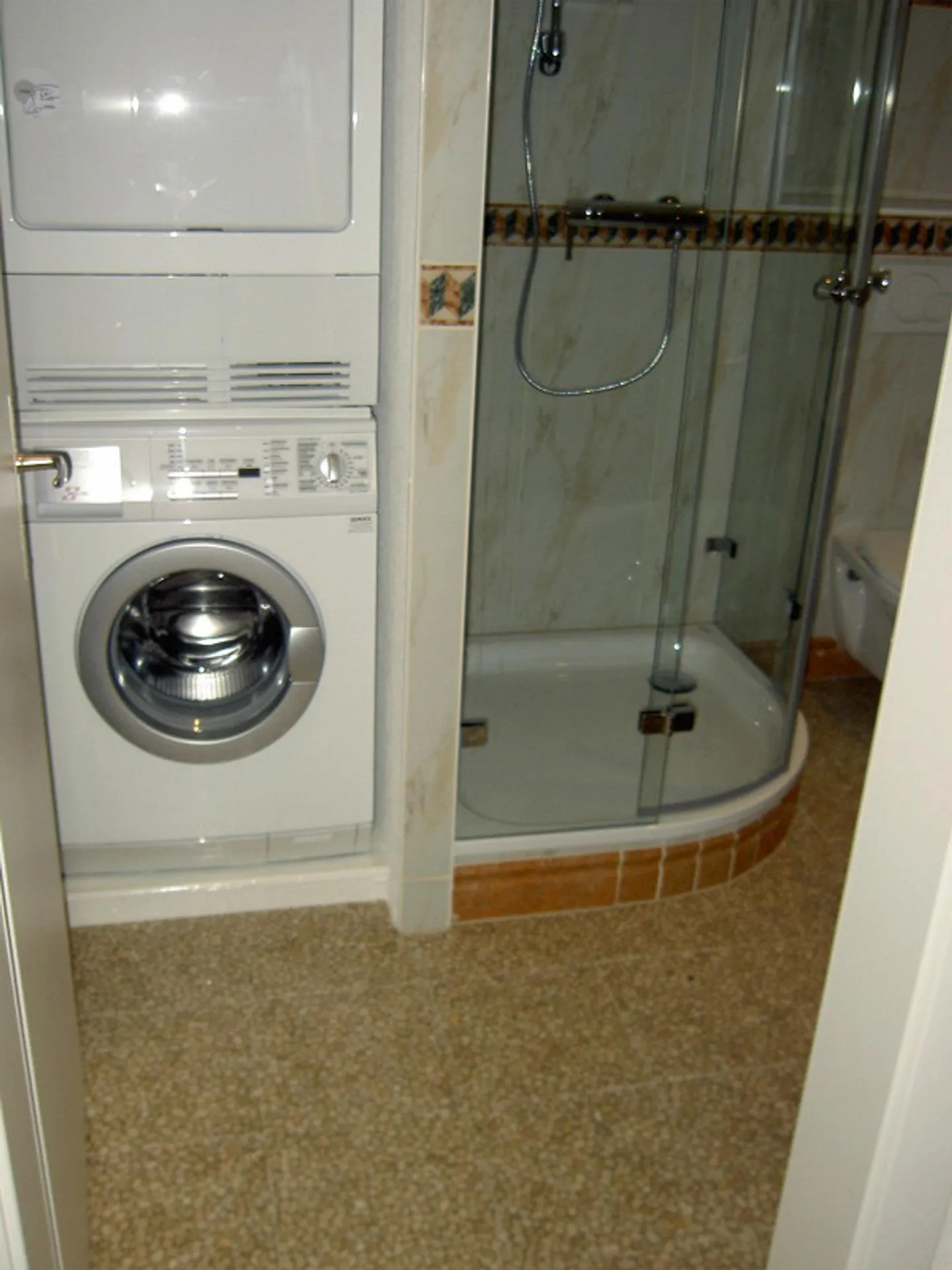 2.5 - 4 Room Loft Maisonette Apartment - Photo 10 of 20