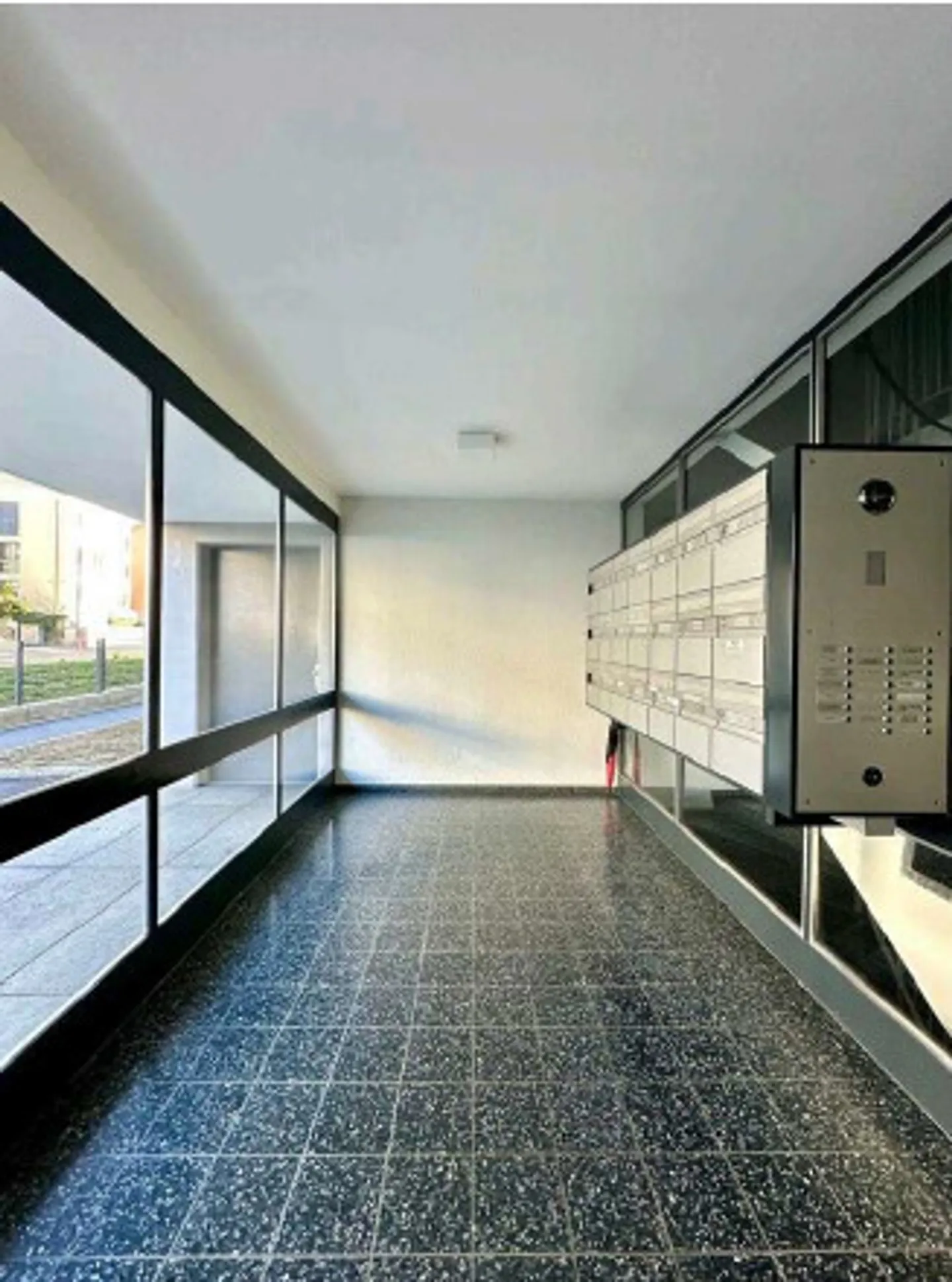 Helle Wohnung mit 2 Balkonen - Foto 7 von 10