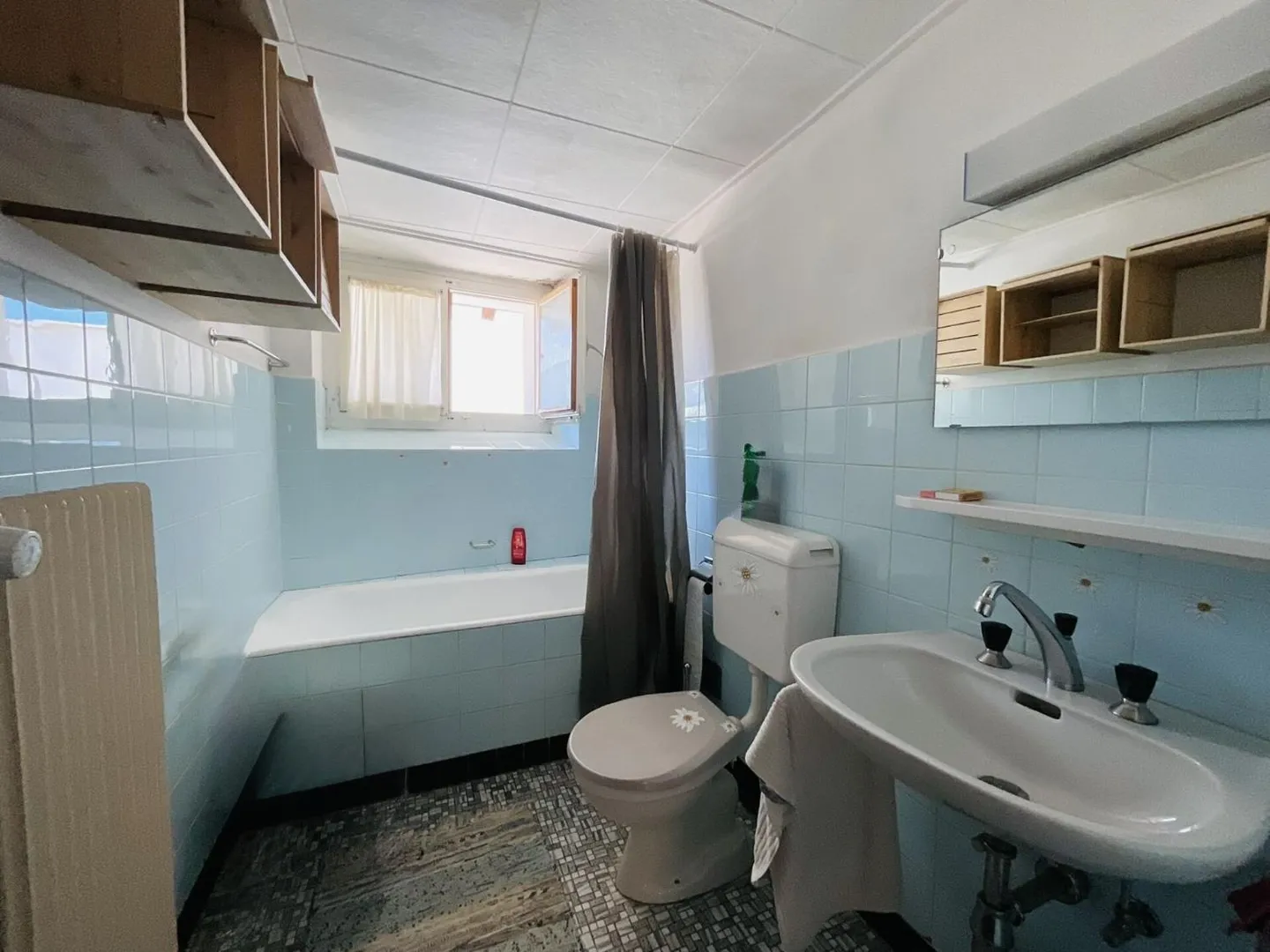 Village house with two separate apartments - Photo 12 of 13