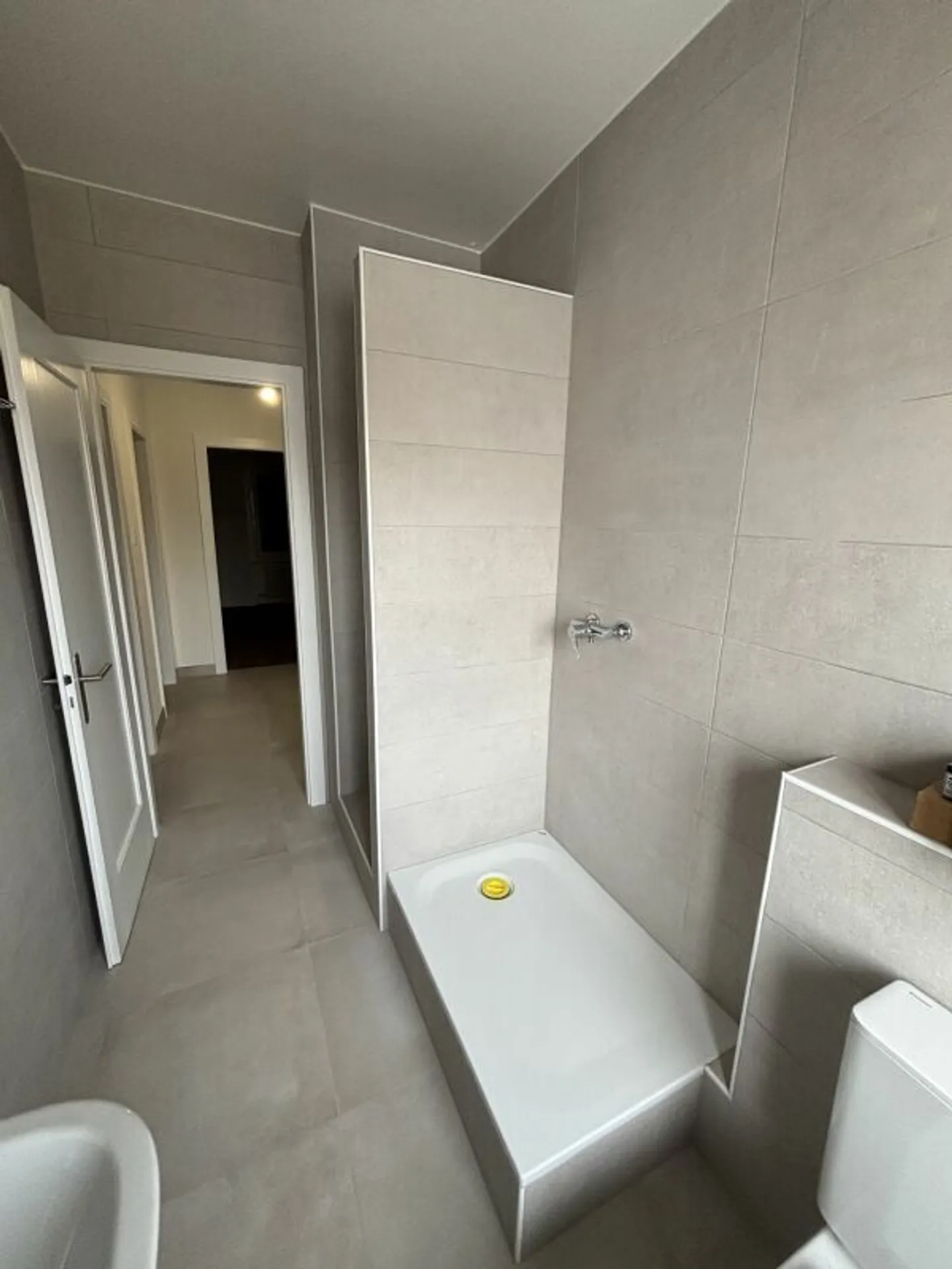 Appartamento di 3 stanze completamente ristrutturato con balcone - Foto 7 di 9