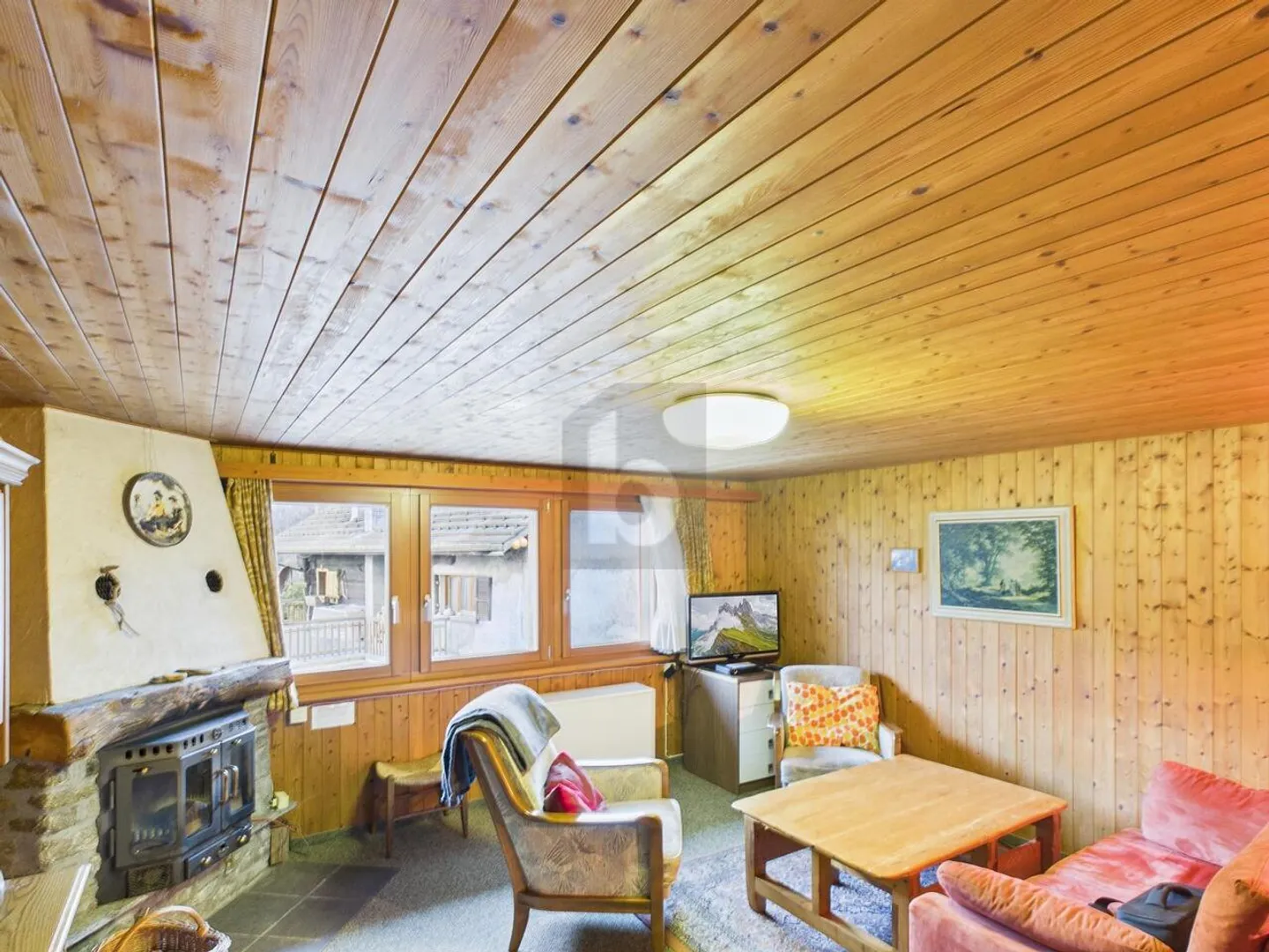 Chalet for sale - Photo 2 of 5