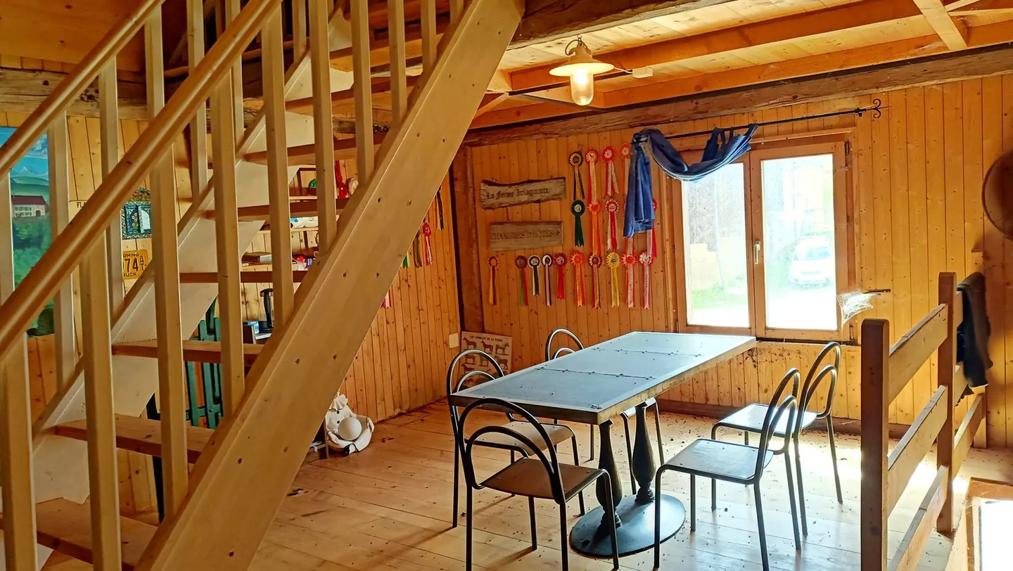 Belle ferme avec deux appartements de 300 m2 et 220 m2 de grange et de paddock - Photo 40 sur 42