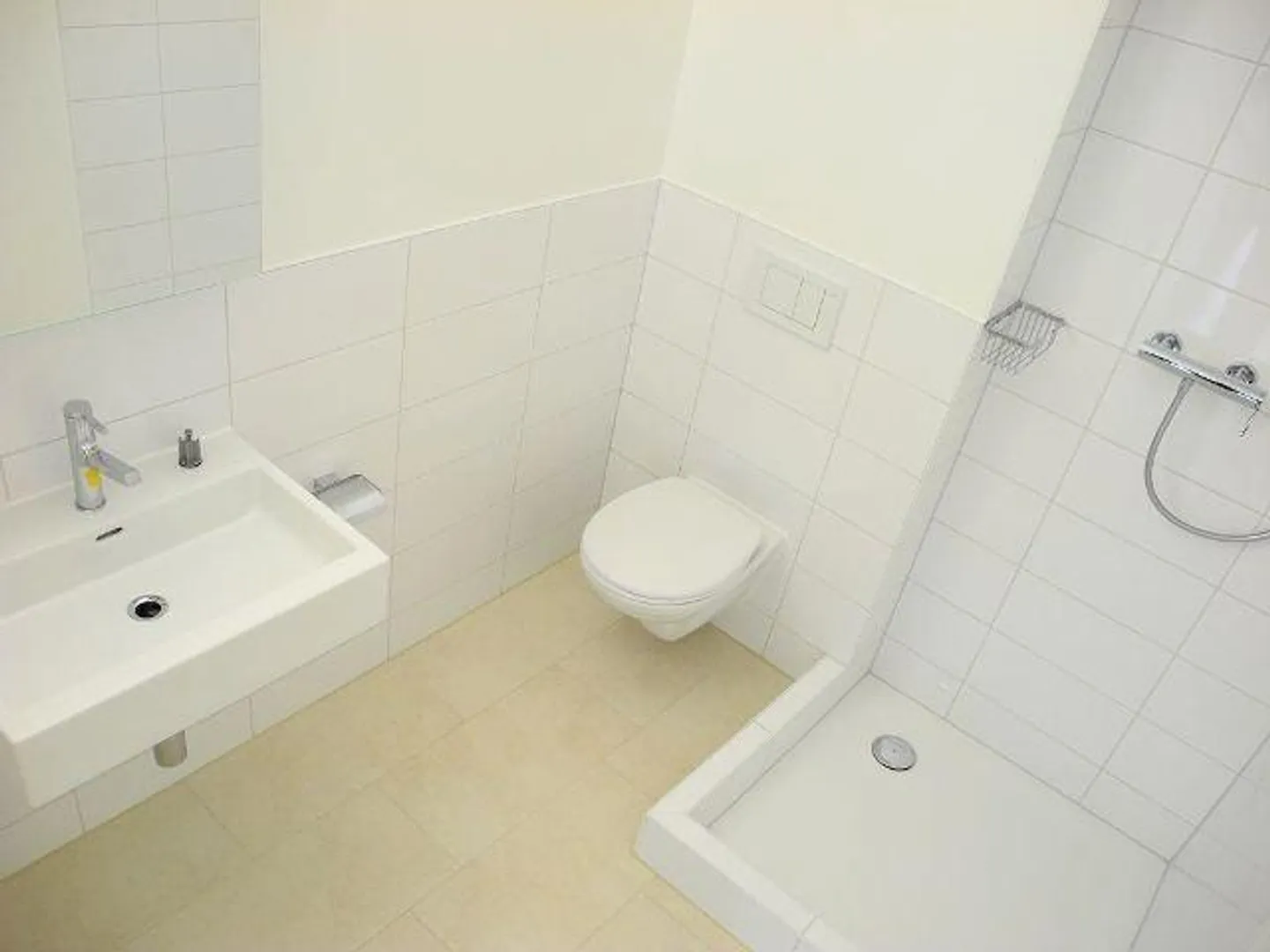 Modern apartment in a dream location - Photo 4 of 6