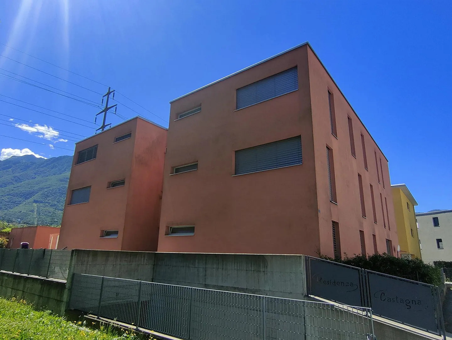 4 ½ Zimmer Wohnung, 2. und letzter Stock, Wohngebiet Monte Carasso - Foto 3 von 17