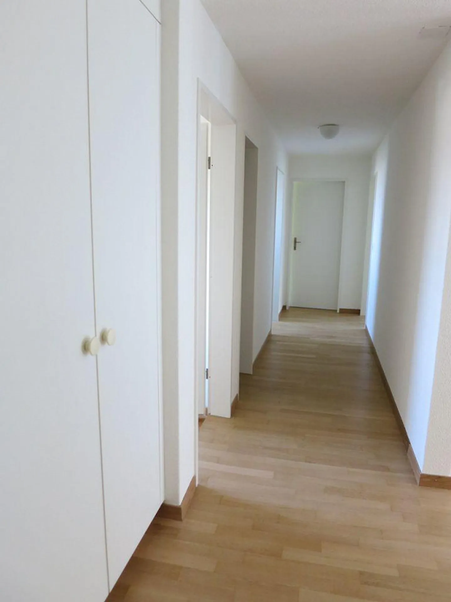 Bright 4.5-room apartment with balcony in a quiet location in Frauenfeld - Photo 8 of 13