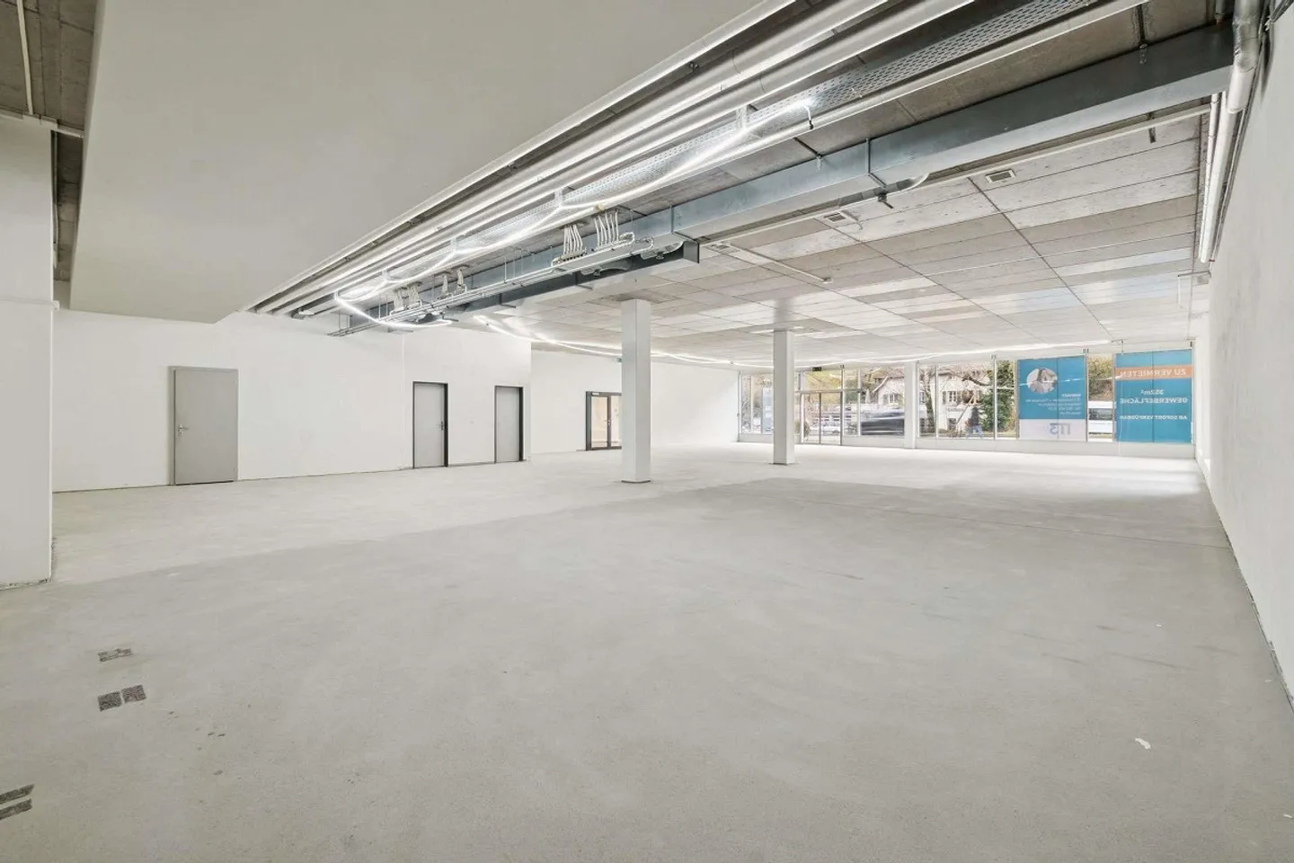 Spazio ufficio rappresentativo in una posizione frequentata - Foto 2 di 14