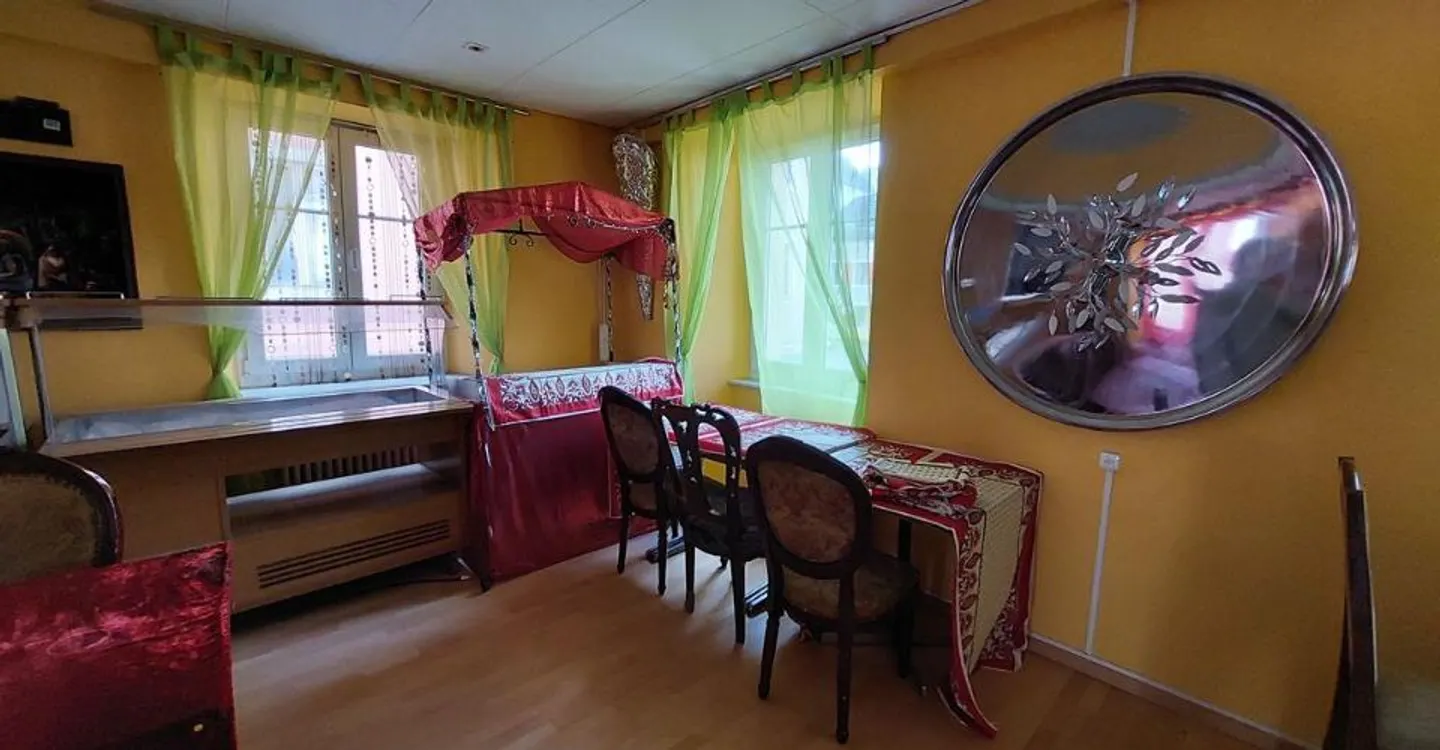 Immeuble de rendement avec un restaurant et 15 chambres - Foto 8 von 10