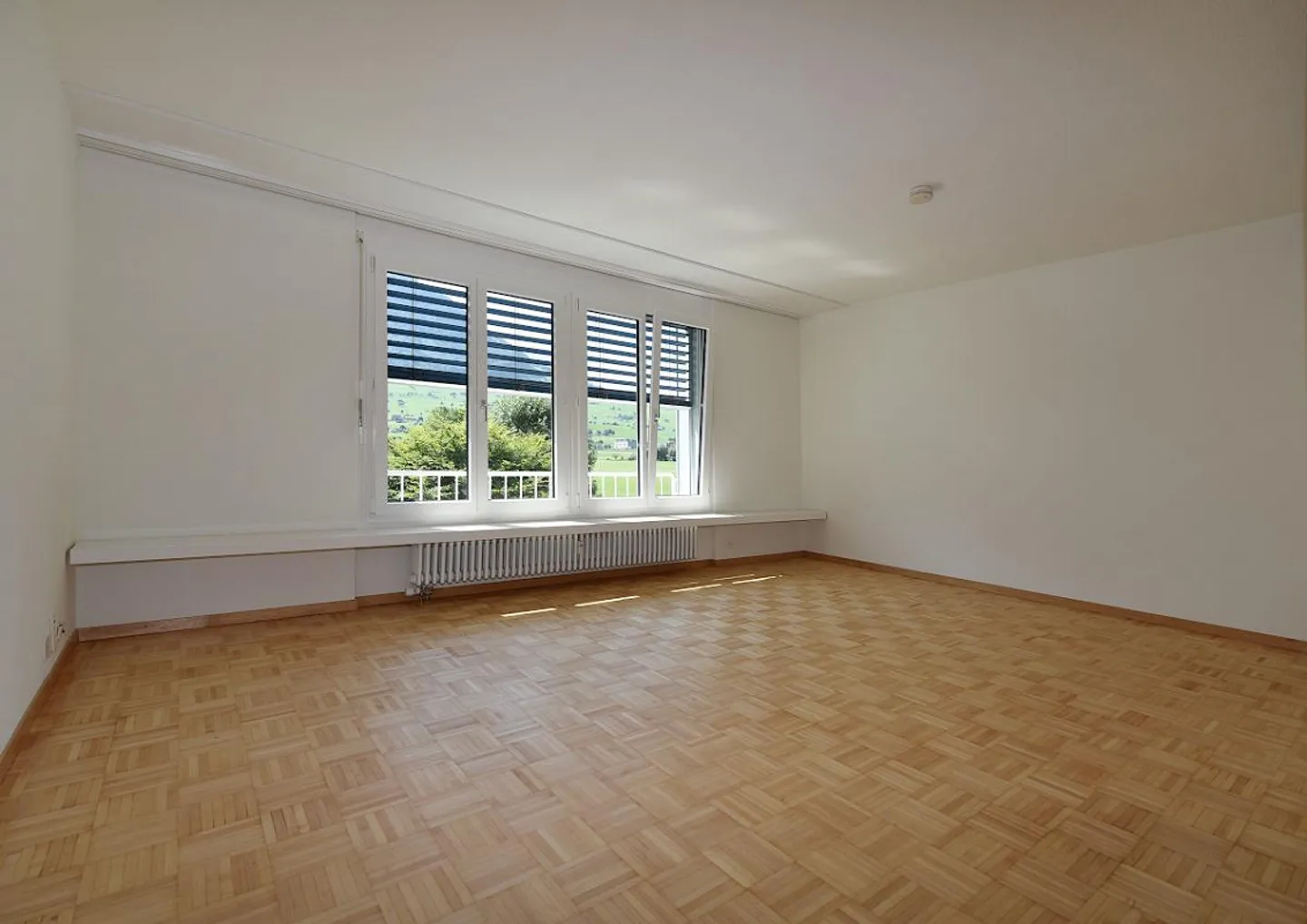 1.5 room apartment in a central location yet in the green - Photo 1 of 4