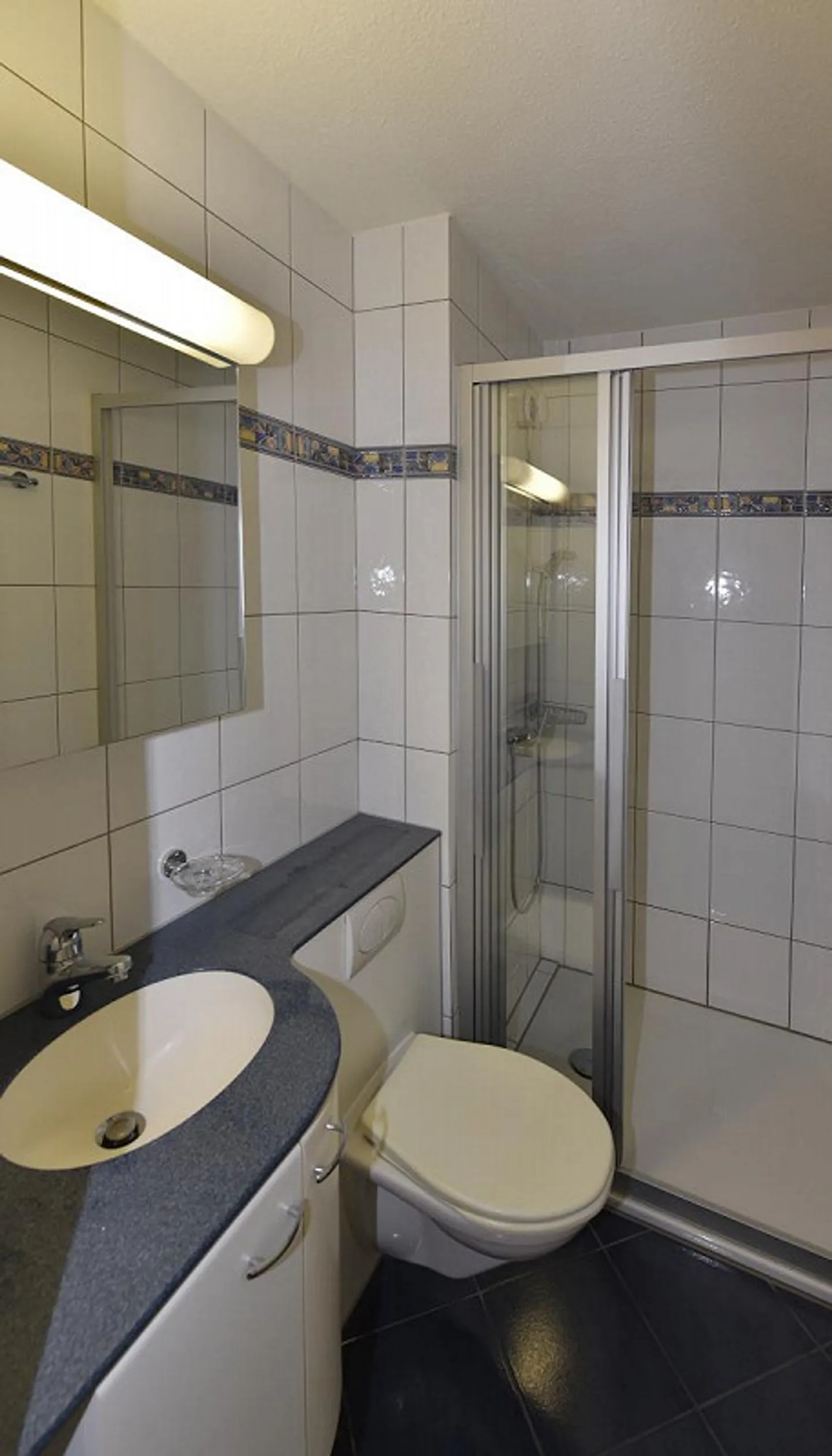 1.5 room apartment in a central location yet in the green - Photo 2 of 4
