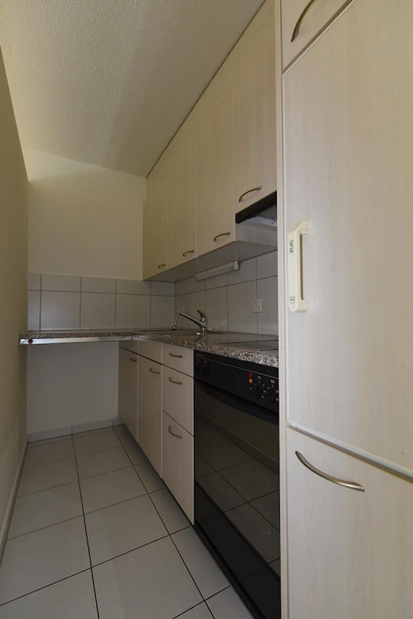 1.5 room apartment in a central location yet in the green - Photo 3 of 4