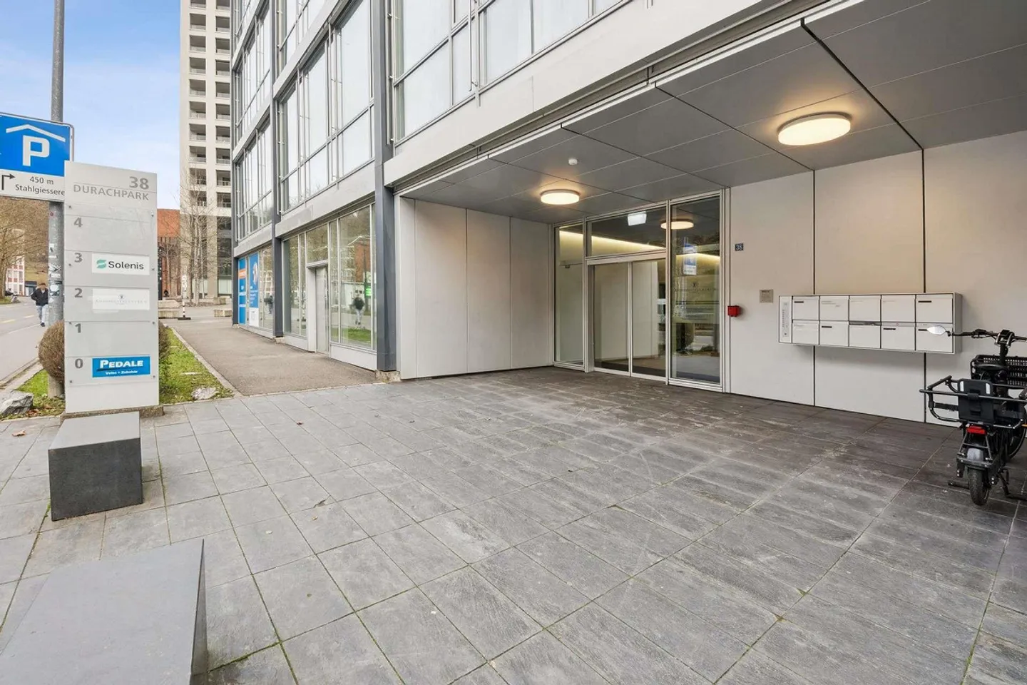 Spazio ufficio rappresentativo in una posizione frequentata - Foto 10 di 14