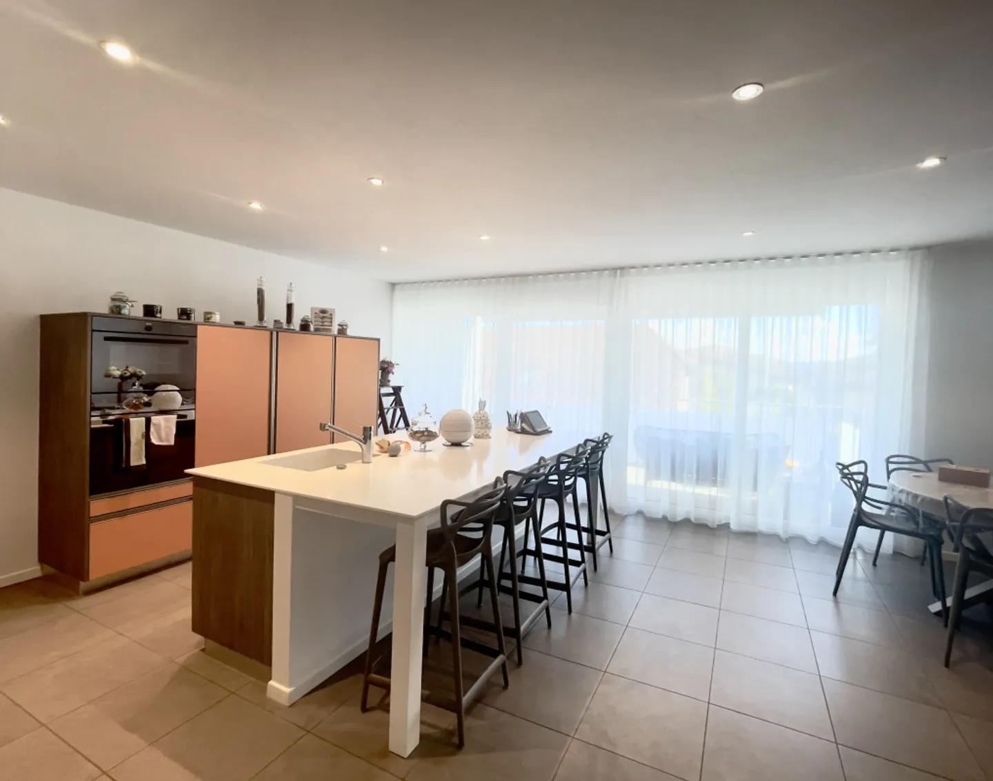 Appartement Moderne avec Balcon - Photo 1 sur 9