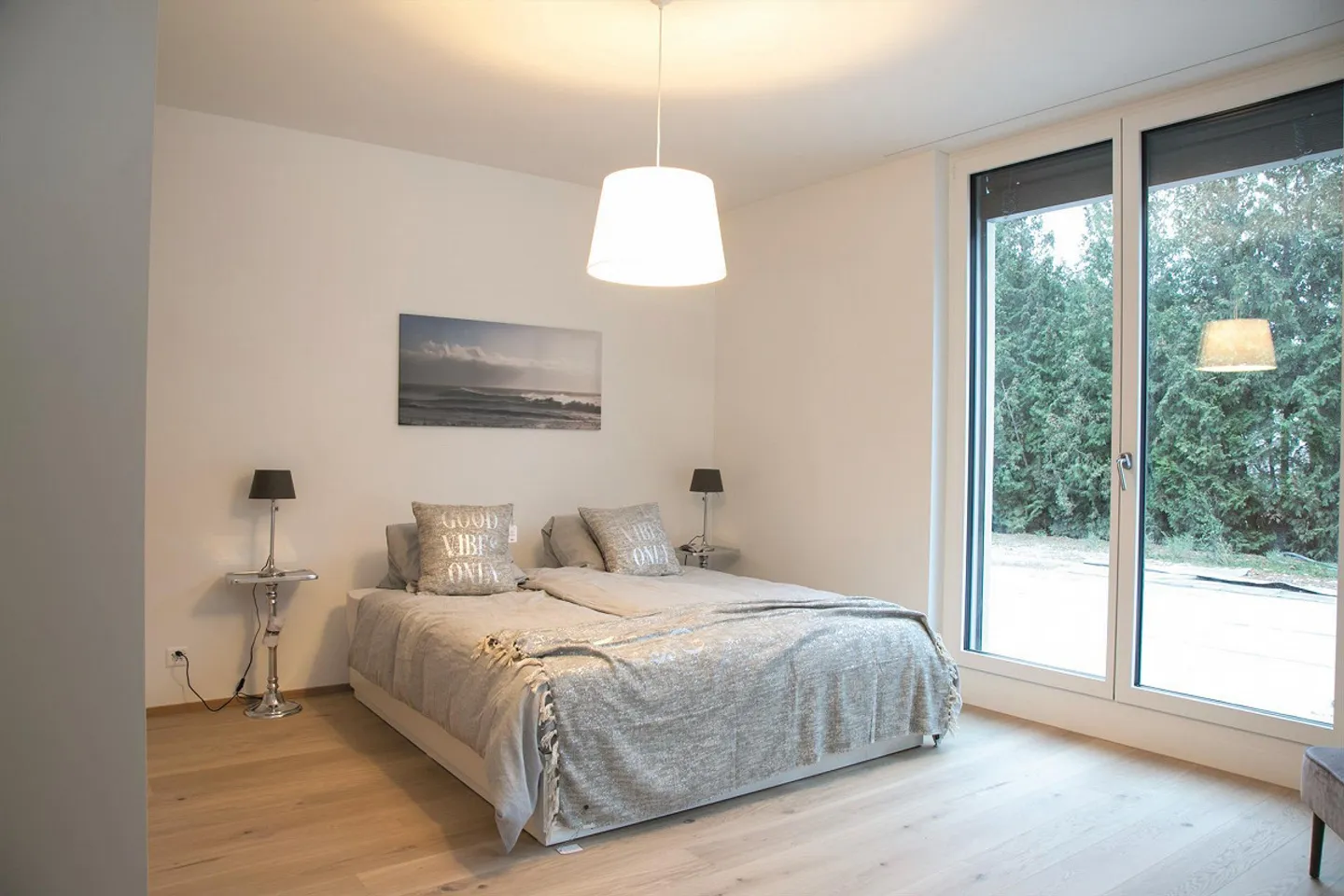 Attractive, Modern Ground Floor Apartment - Photo 3 of 8