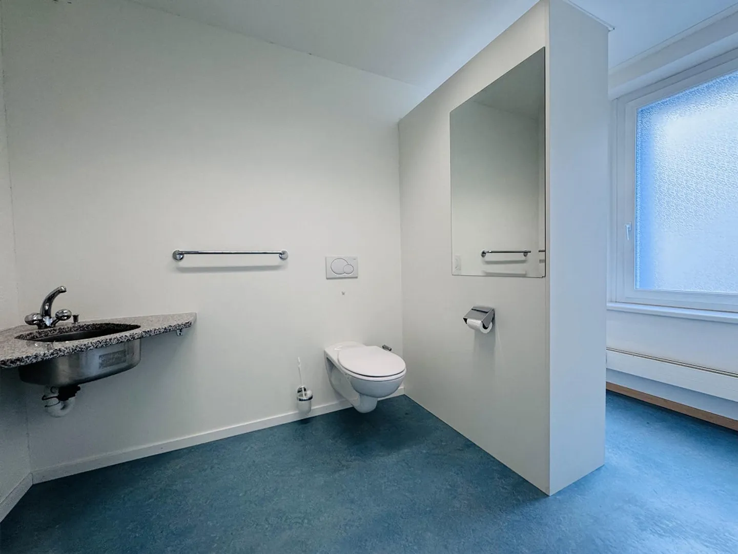 Travail dans un emplacement central à Uster - Photo 8 sur 9