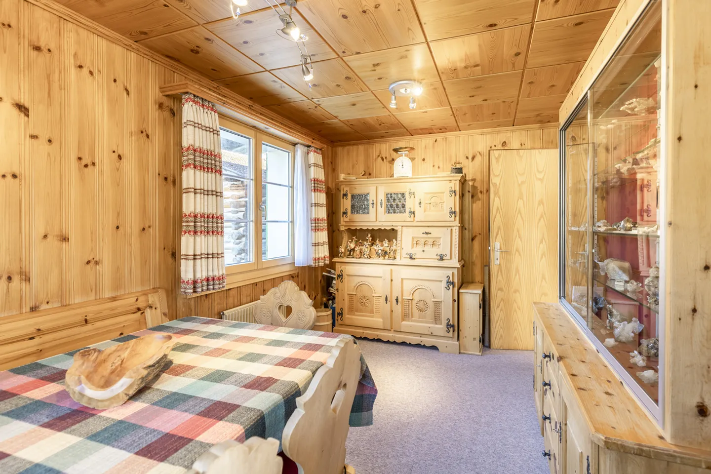 Attractive property with many usage possibilities - Photo 4 of 11