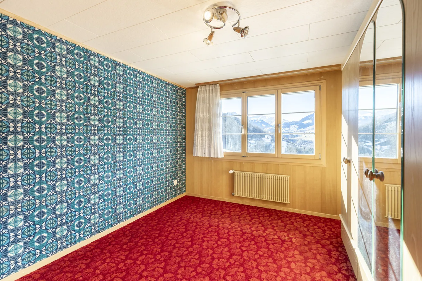 Attractive property with many usage possibilities - Photo 5 of 11