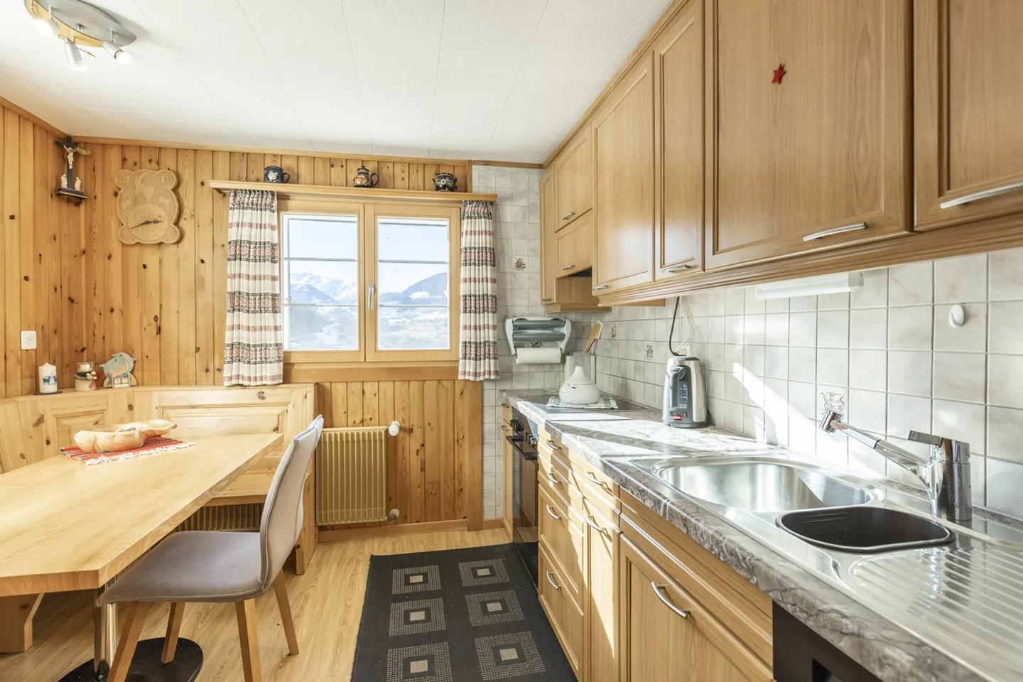 Attractive property with many usage possibilities - Photo 8 of 11