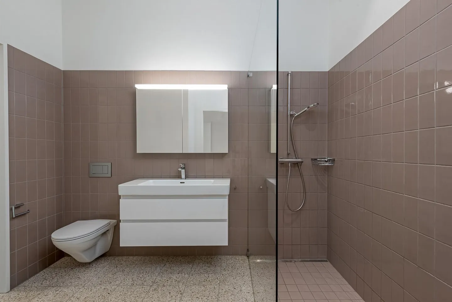 Appartamenti moderni in posizione centrale - vivere con stile con il massimo comfort - Foto 8 di 12