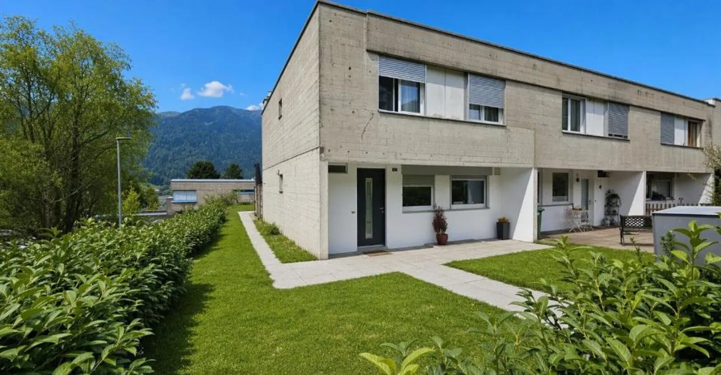 Charming Townhouse with Garden - Photo 1 of 12