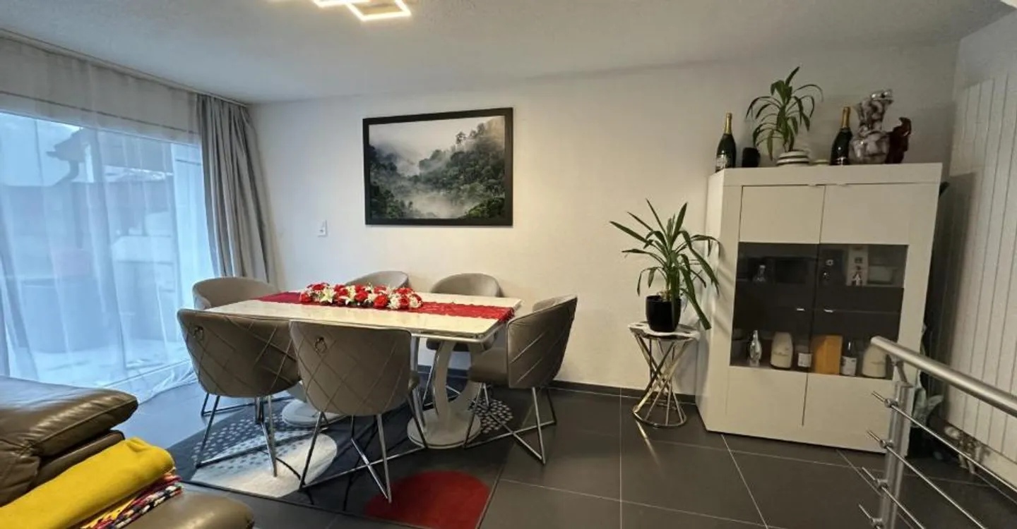 Charming Townhouse with Garden - Photo 4 of 12