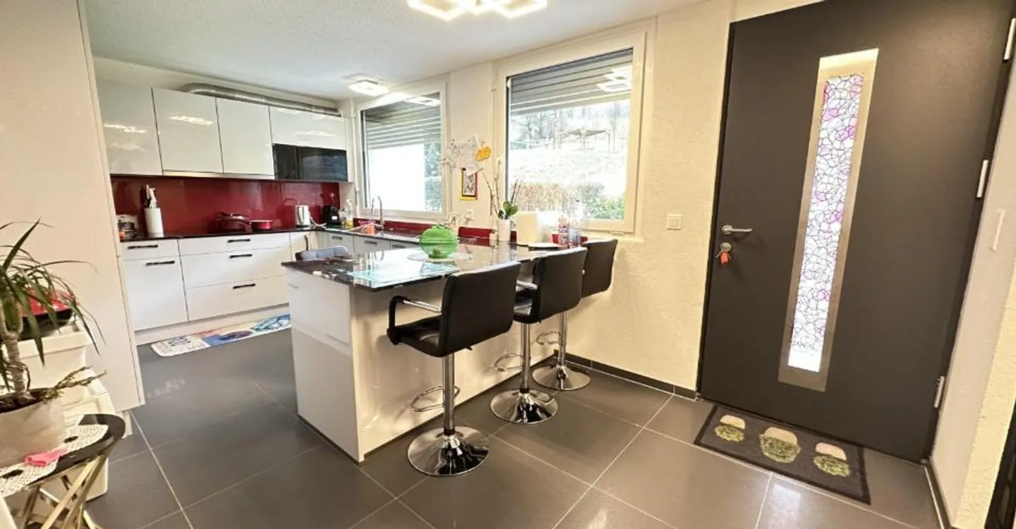 Charming Townhouse with Garden - Photo 5 of 12