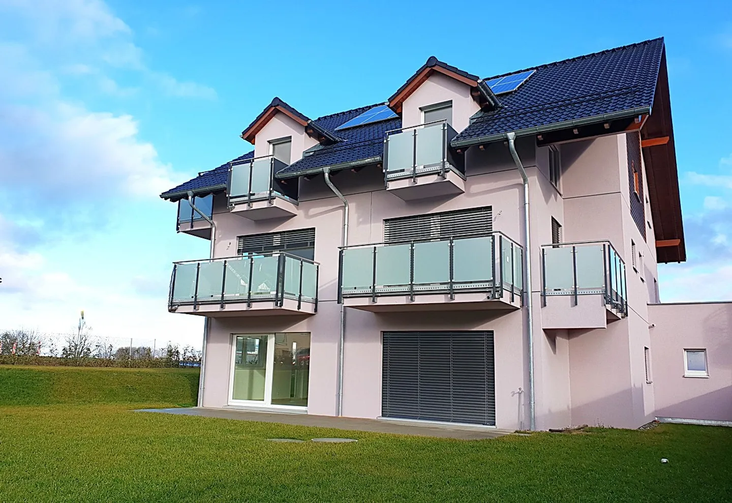 Rennaz (VD) - Appartamento 4,5 locali - Grande giardino - Tranquillo - Foto 1 di 7