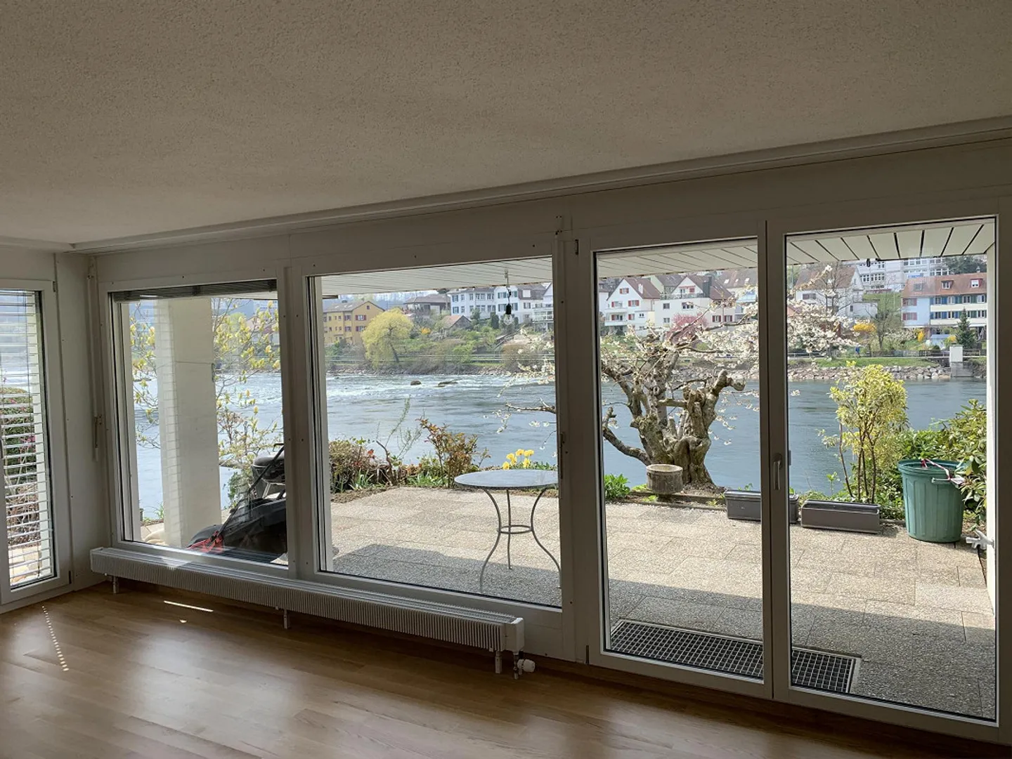 6.5 Room Single Family Home Directly on the Rhine - Photo 4 of 11